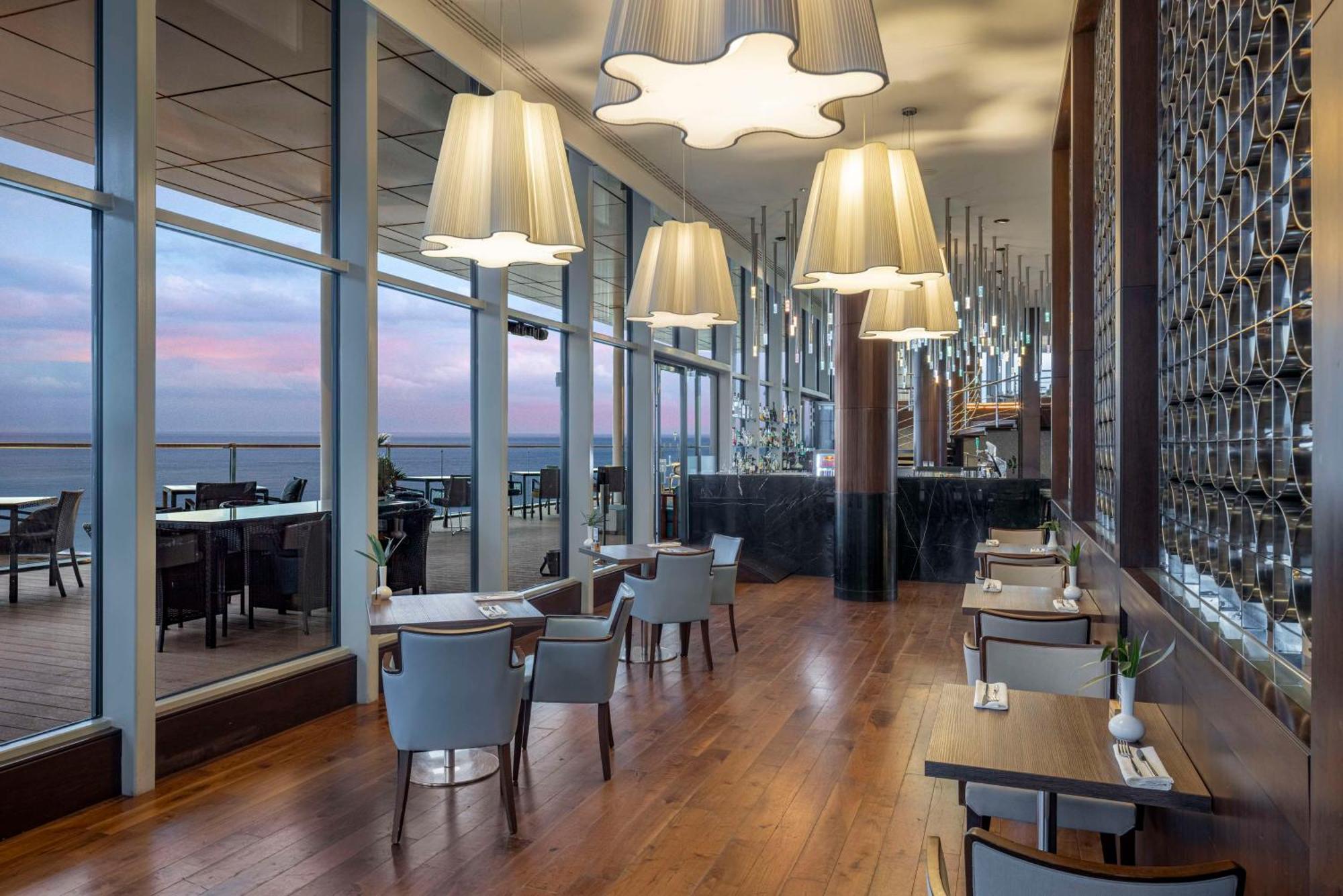 Hilton Batumi Hotel Exterior photo The Lounge at the 360° Restaurant