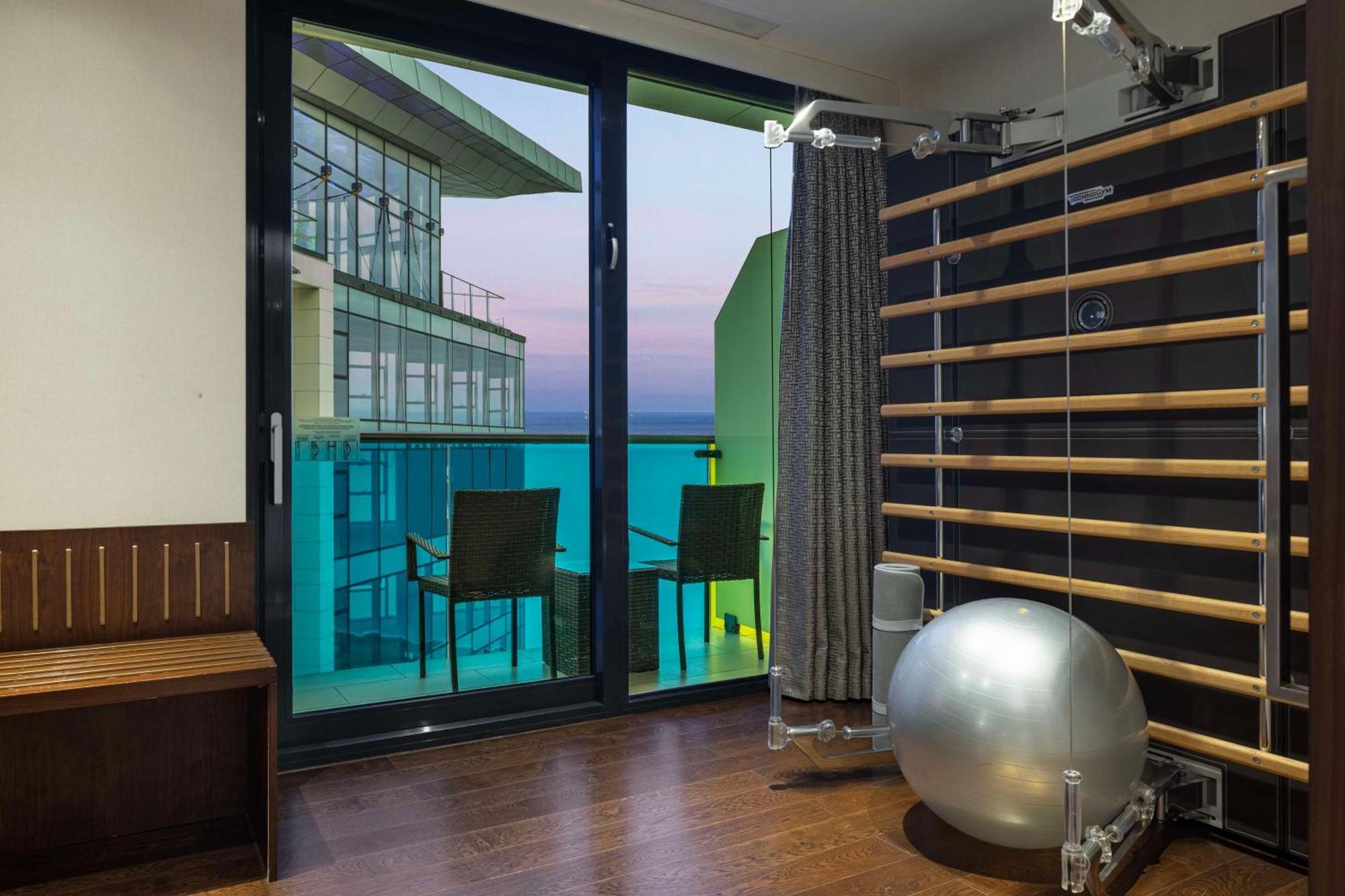 Hilton Batumi Hotel Exterior photo A home gym